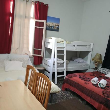 Sapir Hostel (Adults Only) Тель-Авив Экстерьер фото